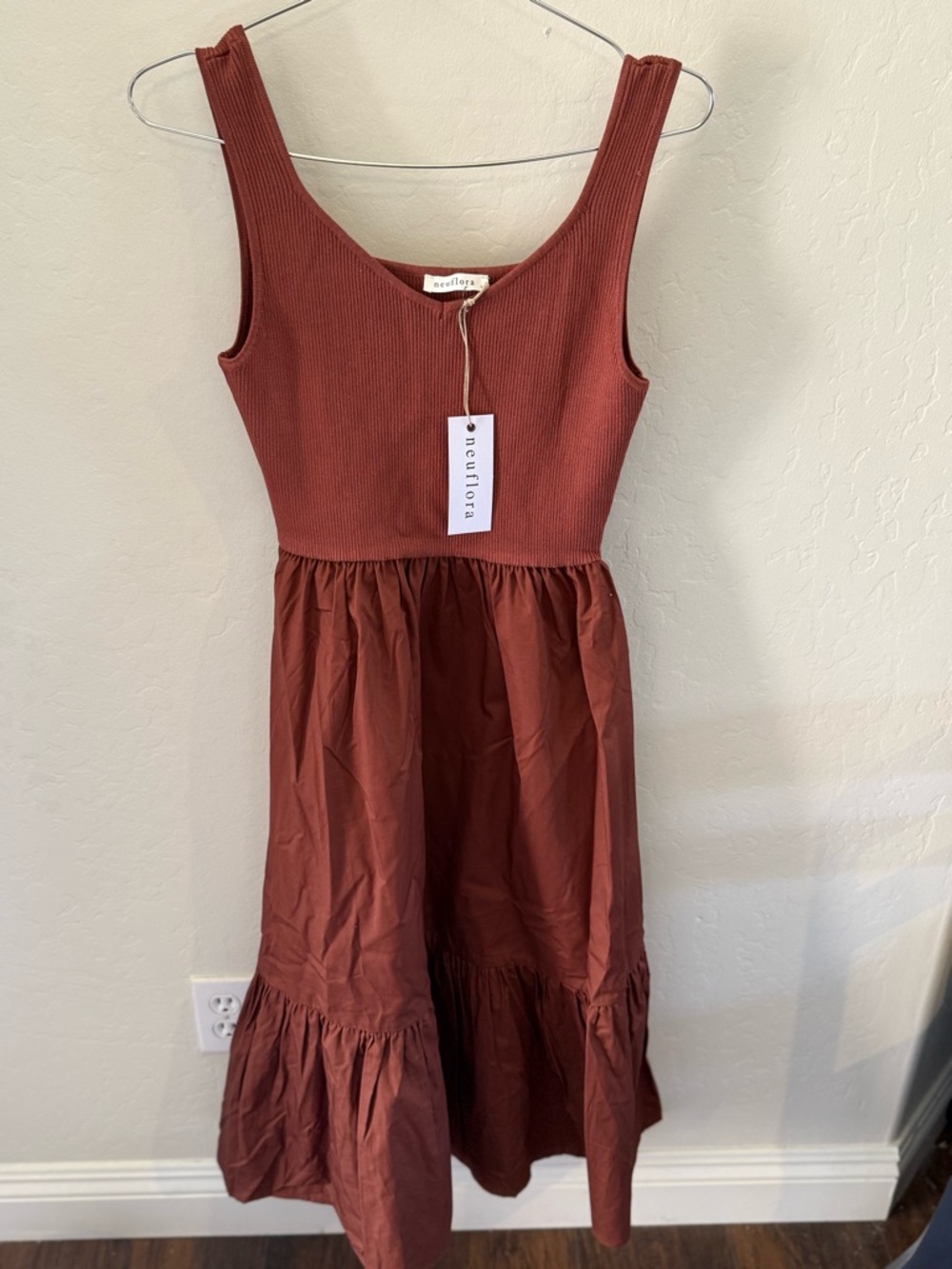 Neulora Women's Rust Tiered Tank Midi Dress